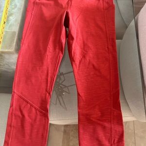 New Lulu lemon Capri leggings. Size 6